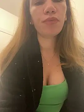 Snapshot of EvaRush chatting on January 20, 8:29 pm EvaRush online show from January 20, 8:29 pm