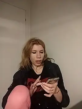 Snapshot of EvaRush chatting on December 17, 9:54 pm EvaRush online show from December 17, 9:54 pm