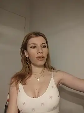 EvaRush online show from April 1, 4:48 pm