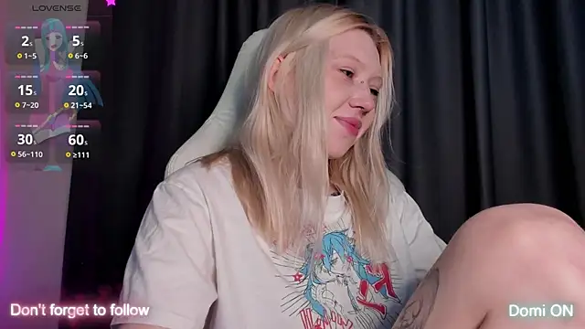 Snapshot of takeyourmolly chatting on February 13, 4:39 pm takeyourmolly online show from February 13, 4:39 pm