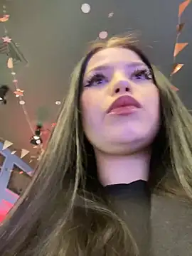 Chloe  Moon online show from January 21, 10:30 am