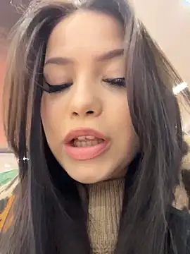 Chloe  Moon online show from February 9, 2:10 pm