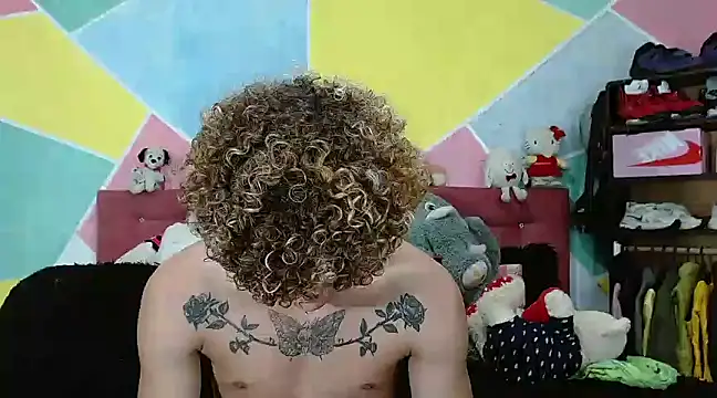 Snapshot of tylor_boy chatting on January 7, 10:52 pm tylor boy online show from January 7, 10:52 pm