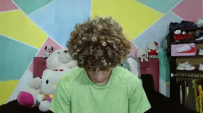 Snapshot of tylor_boy chatting on January 9, 12:35 am tylor boy online show from January 9, 12:35 am