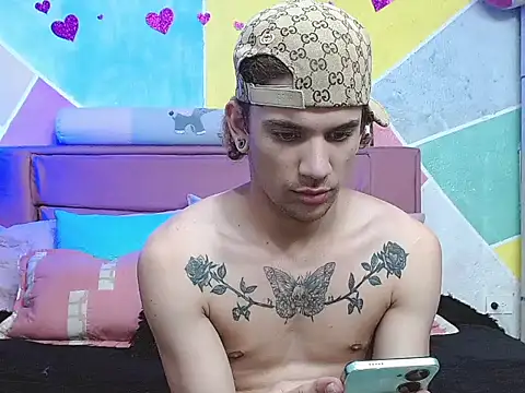 Snapshot of tylor_boy chatting on October 2, 1:56 am tylor boy online show from October 2, 1:56 am