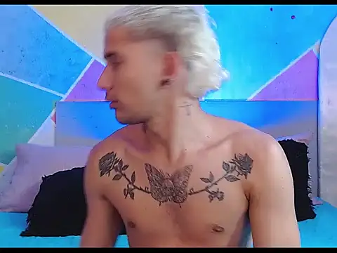 Snapshot of tylor_boy chatting on March 12, 4:18 am tylor boy online show from March 12, 4:18 am