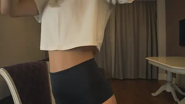 RennieLewis online show from December 8, 3:13 pm