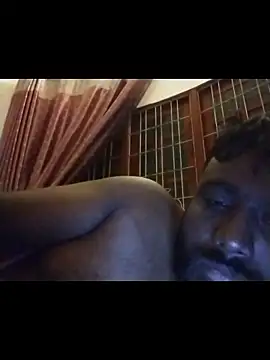 Snapshot of nikini1621 chatting on May 13, 5:32 pm nikini1621 online show from May 13, 5:32 pm