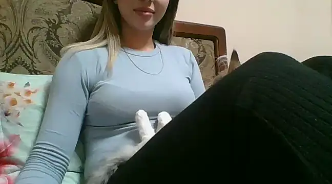 Emma 99 online show from February 11, 4:46 pm