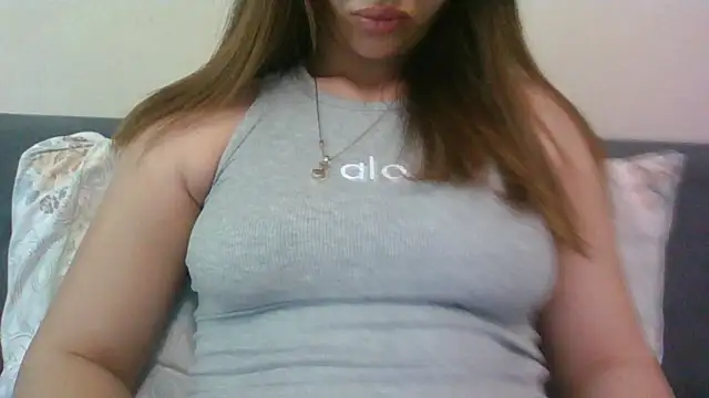 Snapshot of Emma_99 chatting on May 28, 6:32 am Emma 99 online show from May 28, 6:32 am