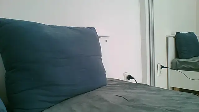 Snapshot of Emma_99 chatting on June 13, 6:33 am Emma 99 online show from June 13, 6:33 am