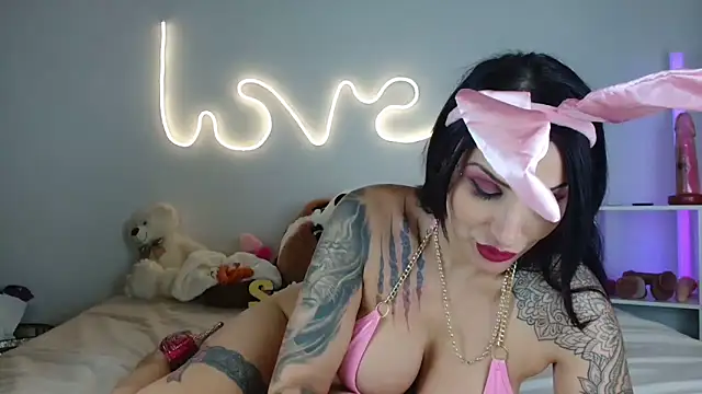 JuliaVegaOff online show from March 30, 8:21 pm