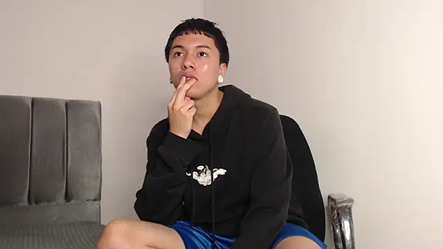 alex-lover online show from October 1, 1:22 am