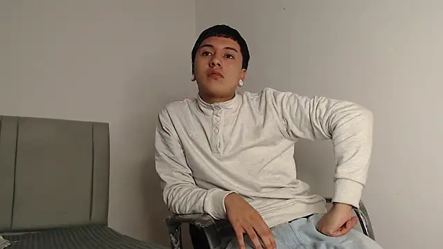 alex-lover online show from April 7, 3:29 am