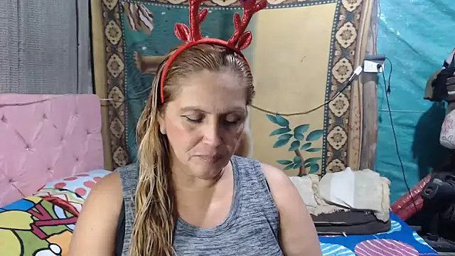 mom son dirty online show from December 22, 11:02 pm