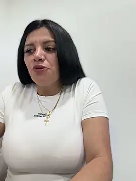 Snapshot of Milff_parkerrr chatting on January 1, 4:29 am Milff parkerrr online show from January 1, 4:29 am