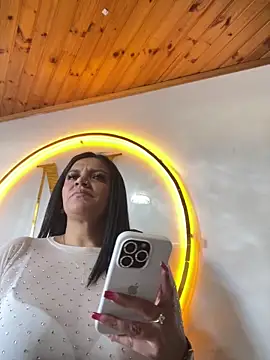 Snapshot of Milff_parkerrr chatting on January 21, 9:25 pm Milff parkerrr online show from January 21, 9:25 pm