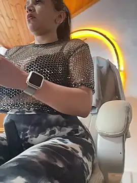 Snapshot of Milff_parkerrr chatting on January 22, 11:45 am Milff parkerrr online show from January 22, 11:45 am