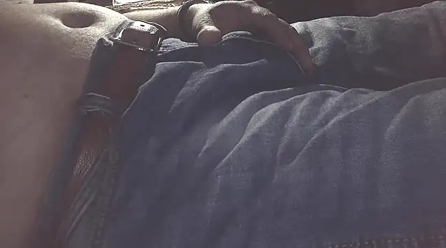 Snapshot of briefsguy4life@xh chatting on March 1, 4:15 am briefsguy4lifexh online show from March 1, 4:15 am