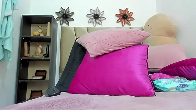 Snapshot of Dalia_20 chatting on February 16, 5:15 am Dalia 20 online show from February 16, 5:15 am