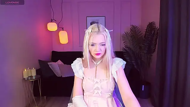 Snapshot of EmilyAir chatting on January 26, 2:14 am EmilyAir online show from January 26, 2:14 am