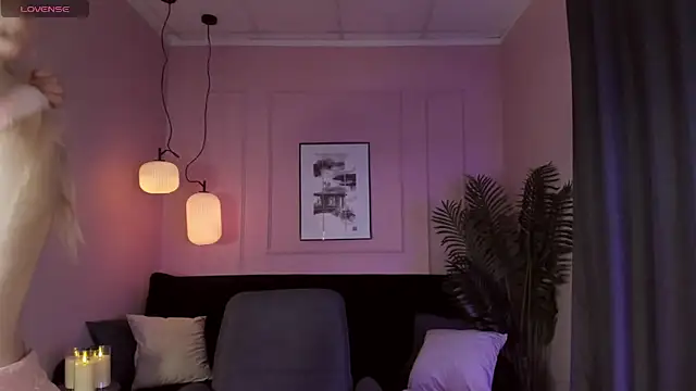 Snapshot of EmilyAir chatting on March 2, 1:58 am EmilyAir online show from March 2, 1:58 am