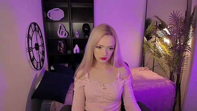 Snapshot of EmilyAir chatting on September 26, 7:51 pm EmilyAir online show from September 26, 7:51 pm