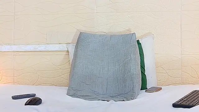 Chocolatte bar online show from March 18, 4:48 pm