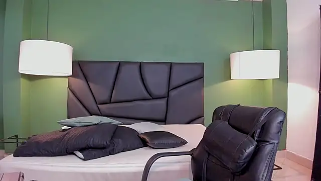 Matthew Dixonn online show from January 17, 11:29 pm