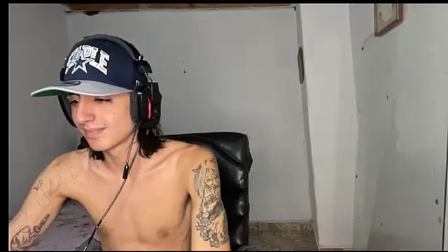 Matthew Dixonn online show from February 11, 3:40 am