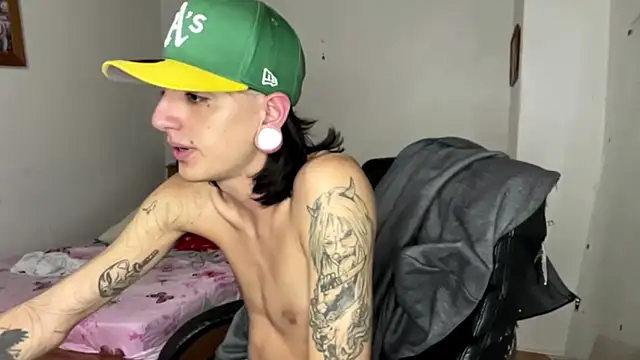 Matthew Dixonn online show from February 14, 3:00 am