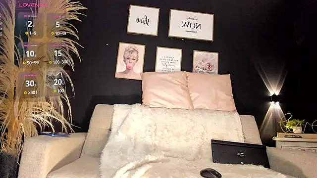 Snapshot of Hanna_fost chatting on January 24, 4:06 pm Hanna fost online show from January 24, 4:06 pm