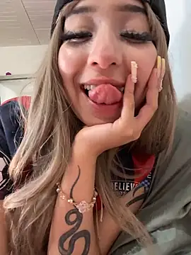 lunaapppp online show from March 21, 8:19 am