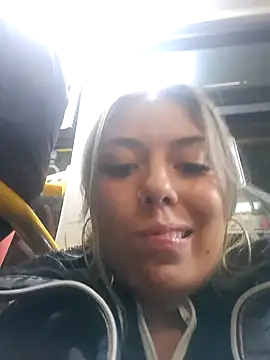 Sweel Leyva18 online show from January 12, 1:53 am