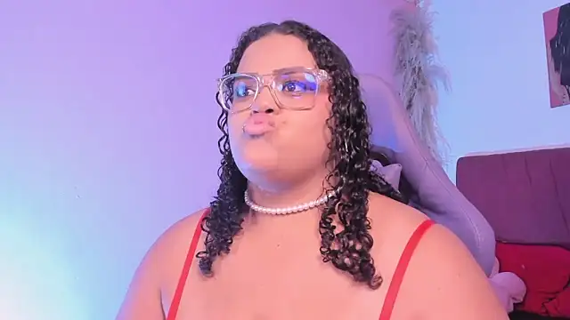 juli 2tyes online show from February 3, 6:40 am