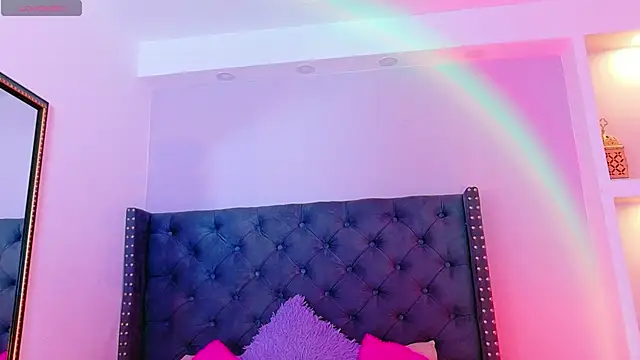 CamiEstrada online show from January 17, 10:35 pm