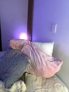 Snapshot of Mae_Henao9 chatting on October 23, 8:02 am Mae Henao9 online show from October 23, 8:02 am