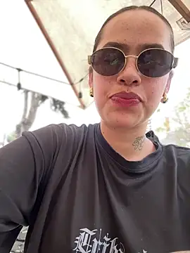 Mae Henao9 online show from February 6, 5:49 pm