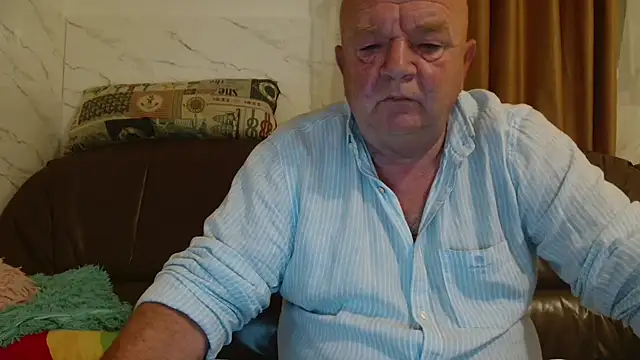 Snapshot of fullballs6 chatting on November 5, 3:06 am fullballs6 online show from November 5, 3:06 am