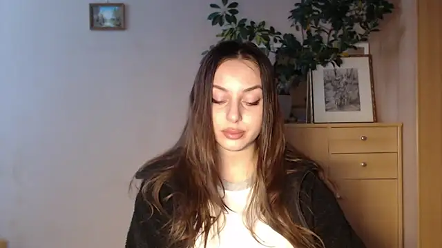 courtneyPerfect online show from January 15, 7:48 am