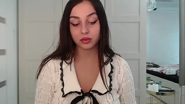 courtneyPerfect online show from October 10, 1:54 pm