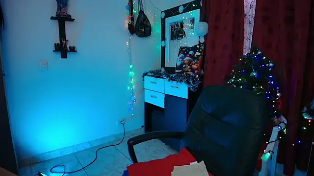 TinnaDawsom online show from December 5, 10:12 pm