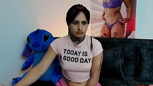 TinnaDawsom online show from February 13, 12:02 am