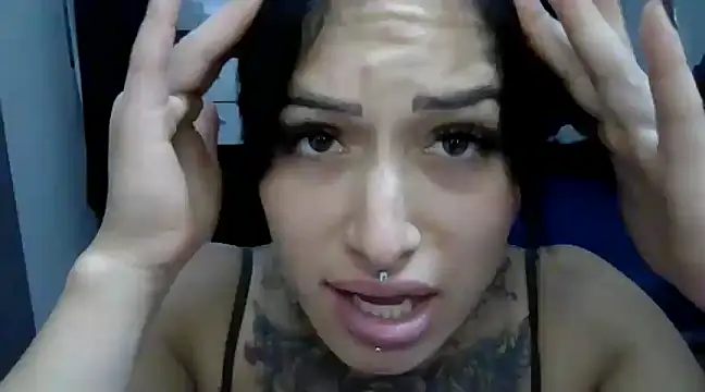 TinnaDawsom online show from March 1, 10:53 pm