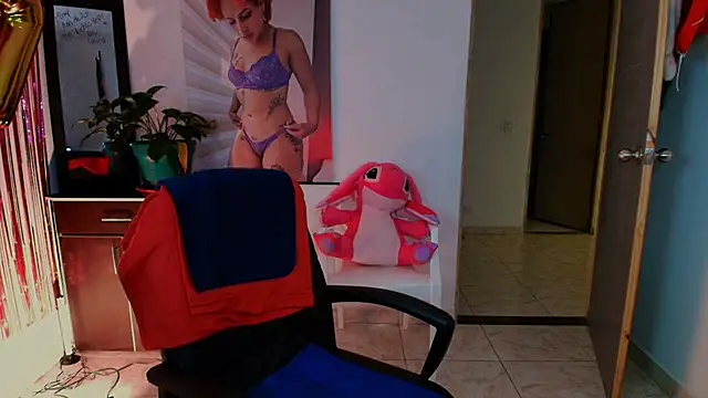 TinnaDawsom online show from September 24, 2:04 am