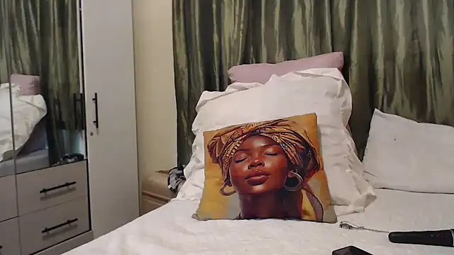 Foxybrownxx1 online show from September 27, 9:47 am