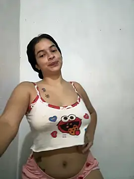 Snapshot of SaraMilan chatting on July 12, 11:45 am SaraMilan online show from July 12, 11:45 am