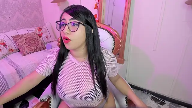 Snapshot of Sexy_cristall_ chatting on February 7, 12:42 am Sexy cristall  online show from February 7, 12:42 am