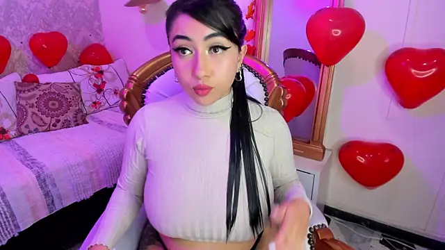 Snapshot of Sexy_cristall_ chatting on February 18, 10:58 pm Sexy cristall  online show from February 18, 10:58 pm