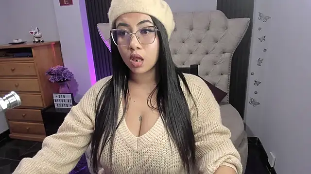 Snapshot of Sexy_cristall_ chatting on October 16, 11:28 pm Sexy cristall  online show from October 16, 11:28 pm